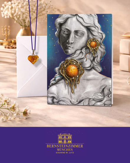 A02P Elise mit Bernsteinschmuck Grußkarte mit Anhänger aus echtem baltischen Bernstein